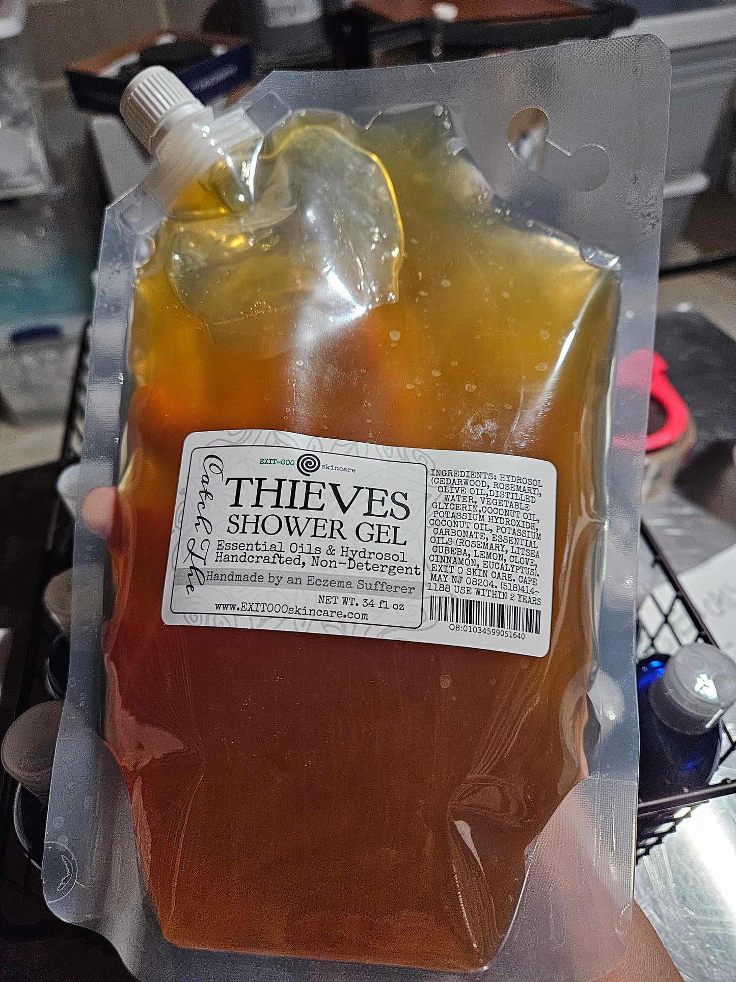 LiqSp: Catch The THIEVES Shower Gel